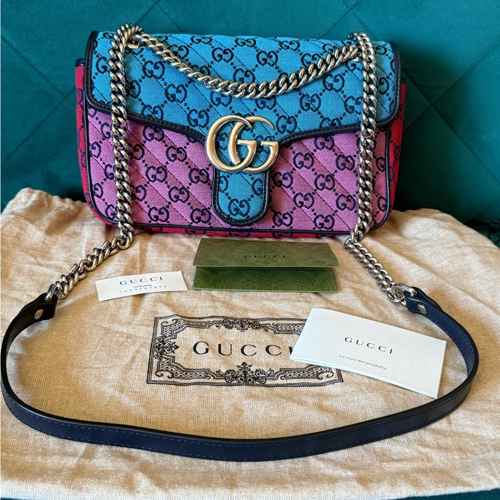 Authentic Gucci GG Marmont Small Flap Bag
Diagonal Quilted GG Canvas